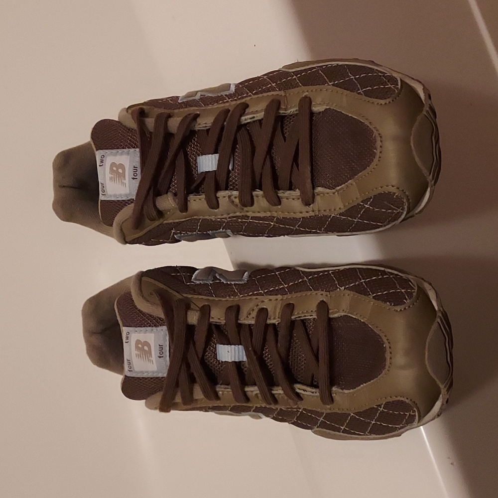 New Balance 442 Woman's shoes Size: 8